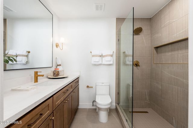 5752 N SCOTTSDALE Road, Paradise Valley, AZ 85253