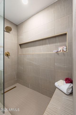 5752 N SCOTTSDALE Road, Paradise Valley, AZ 85253