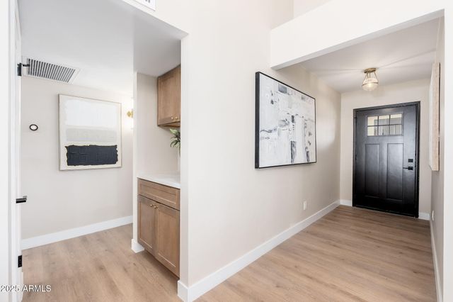 5752 N SCOTTSDALE Road, Paradise Valley, AZ 85253