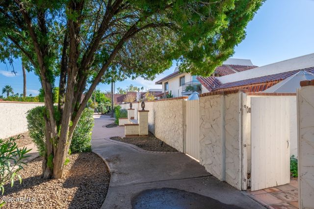 5752 N SCOTTSDALE Road, Paradise Valley, AZ 85253