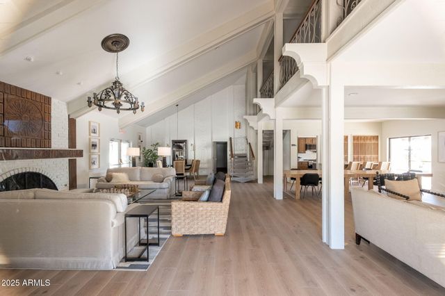 5752 N SCOTTSDALE Road, Paradise Valley, AZ 85253