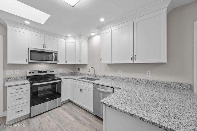 1002 Albemarle Court, New Bern, NC 28562