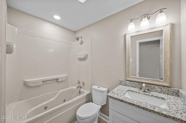 1002 Albemarle Court, New Bern, NC 28562