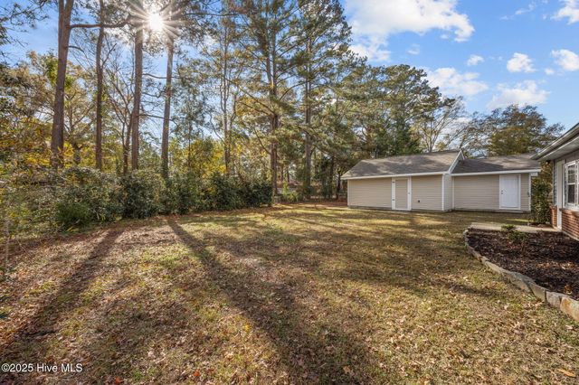 1002 Albemarle Court, New Bern, NC 28562