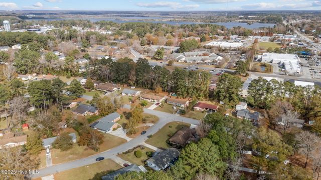 1002 Albemarle Court, New Bern, NC 28562