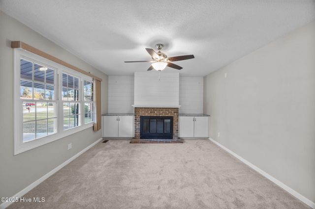 1002 Albemarle Court, New Bern, NC 28562