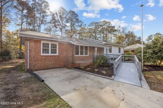 1002 Albemarle Court, New Bern, NC 28562