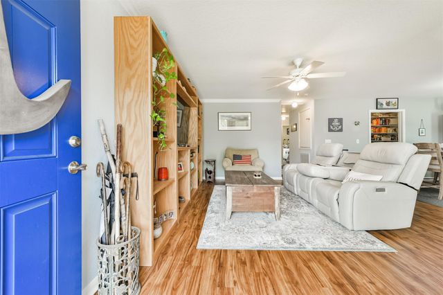 448 7th Street, Dickinson, TX 77539