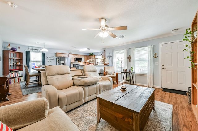 448 7th Street, Dickinson, TX 77539