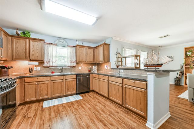 448 7th Street, Dickinson, TX 77539