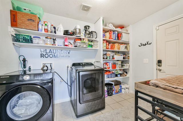 448 7th Street, Dickinson, TX 77539