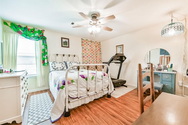 448 7th Street, Dickinson, TX 77539