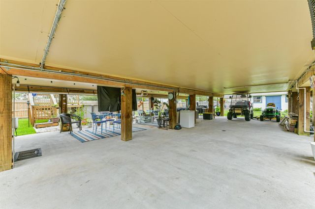 448 7th Street, Dickinson, TX 77539