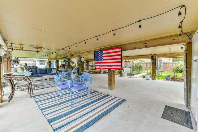 448 7th Street, Dickinson, TX 77539