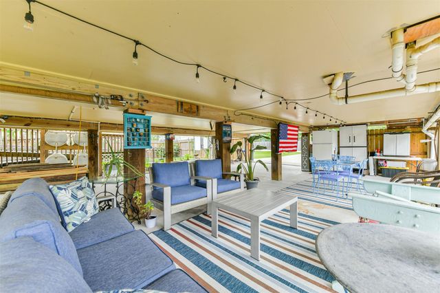 448 7th Street, Dickinson, TX 77539