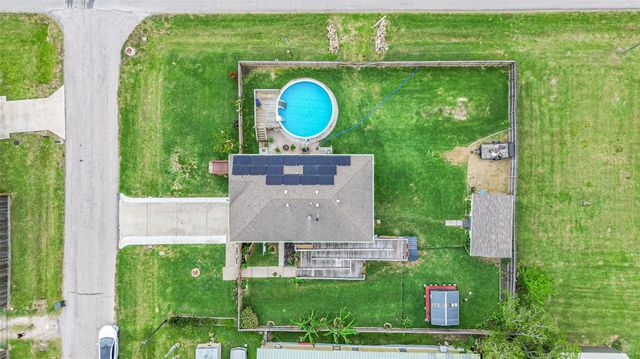 448 7th Street, Dickinson, TX 77539