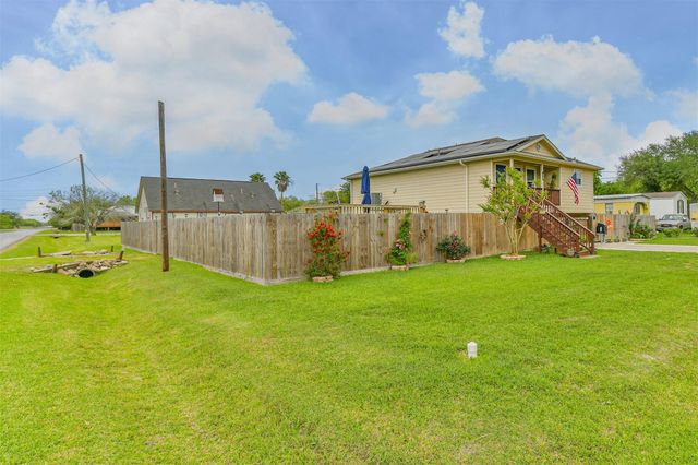 448 7th Street, Dickinson, TX 77539