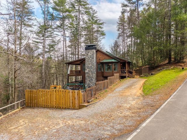130 Clark Drive, Ellijay, GA 30540