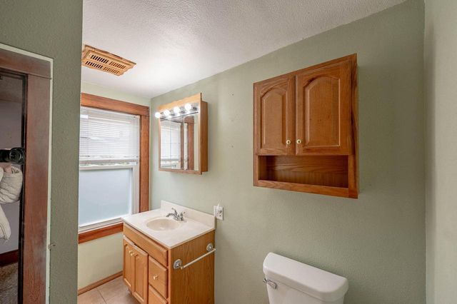 616 Park STREET, Watertown, WI 53098