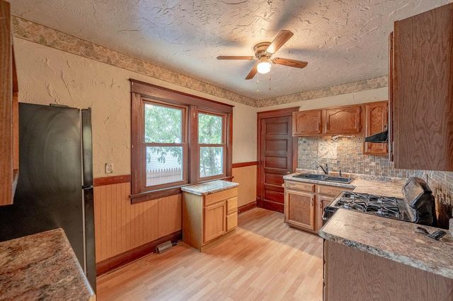 616 Park STREET, Watertown, WI 53098