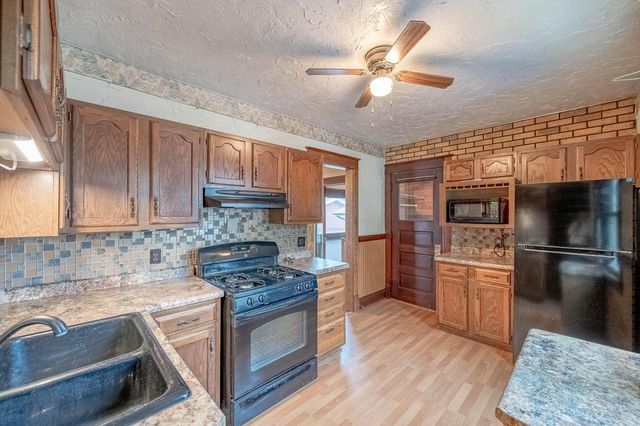 616 Park STREET, Watertown, WI 53098