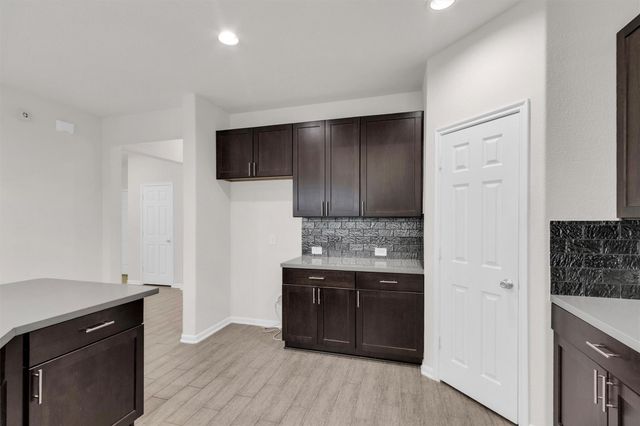 1960 Elkington Circle, Conroe, TX 77304