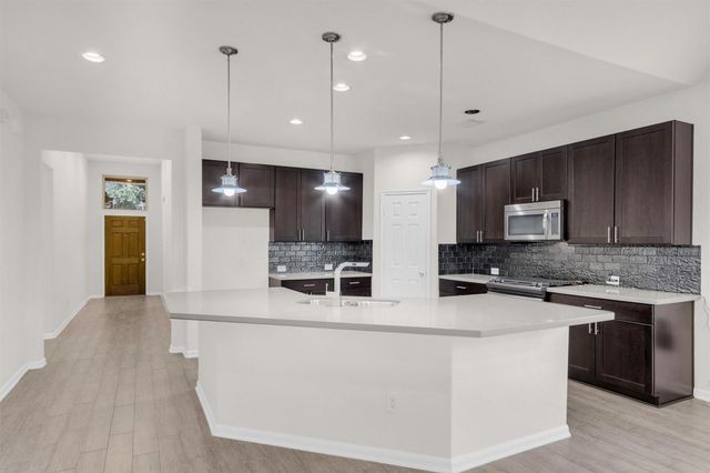 1960 Elkington Circle, Conroe, TX 77304