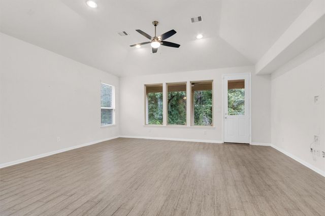 1960 Elkington Circle, Conroe, TX 77304