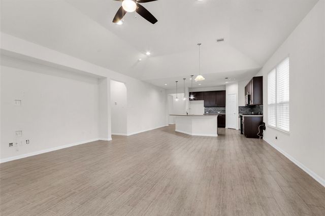1960 Elkington Circle, Conroe, TX 77304