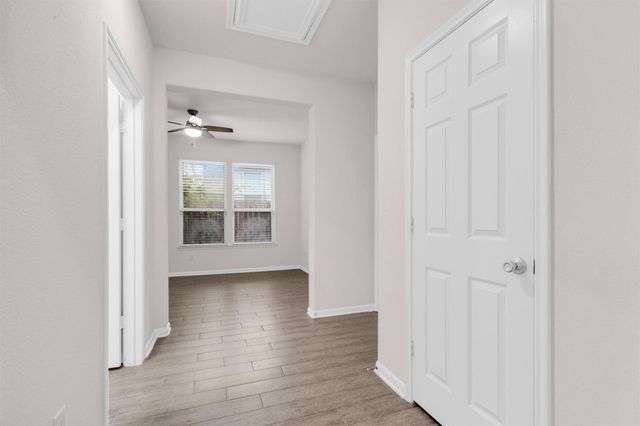 1960 Elkington Circle, Conroe, TX 77304