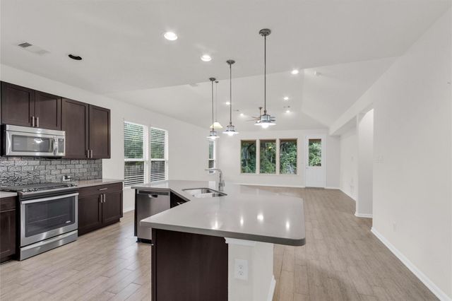 1960 Elkington Circle, Conroe, TX 77304