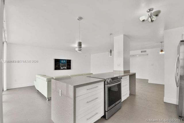 18041 Biscayne Blvd 801, Aventura, FL 33160