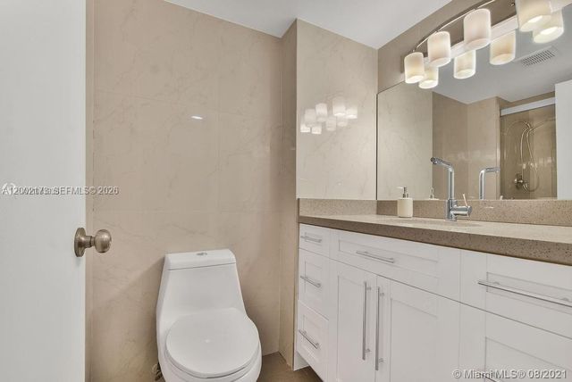 18041 Biscayne Blvd 801, Aventura, FL 33160