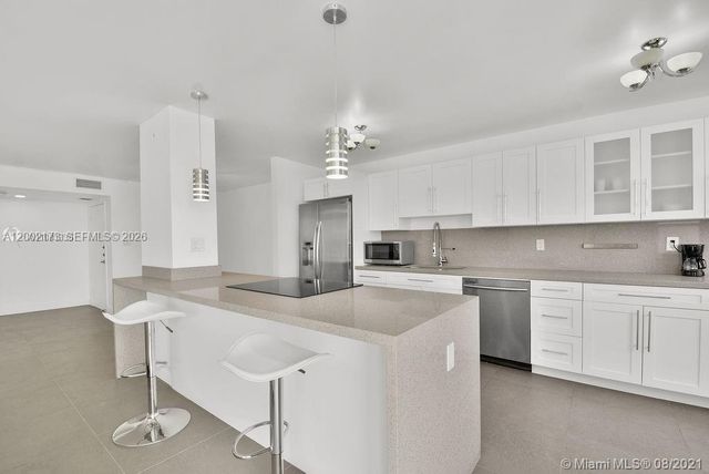 18041 Biscayne Blvd 801, Aventura, FL 33160