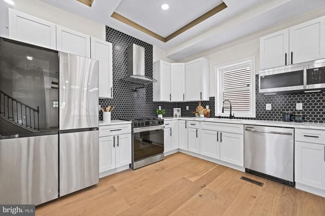 8620 ELLEN CT, Parkville, MD 21234