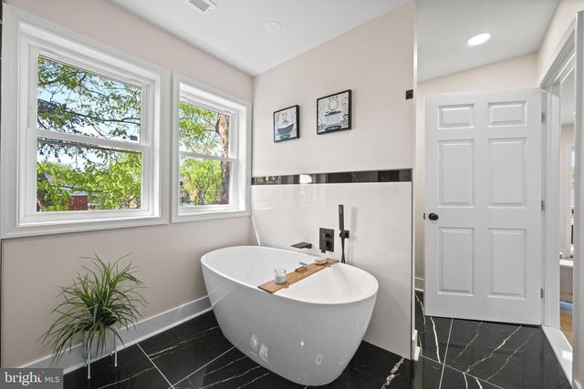 8620 ELLEN CT, Parkville, MD 21234