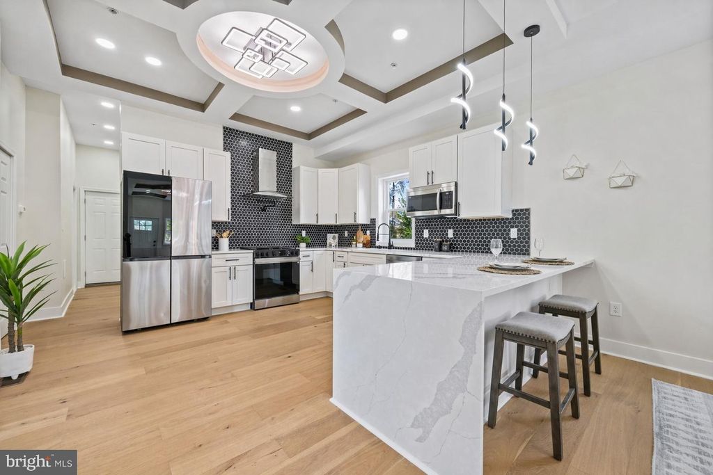 Image 11 of property listing at 8620 ELLEN CT, Parkville, MD 21234