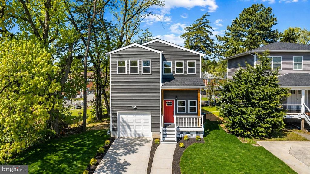 Image 2 of property listing at 8620 ELLEN CT, Parkville, MD 21234