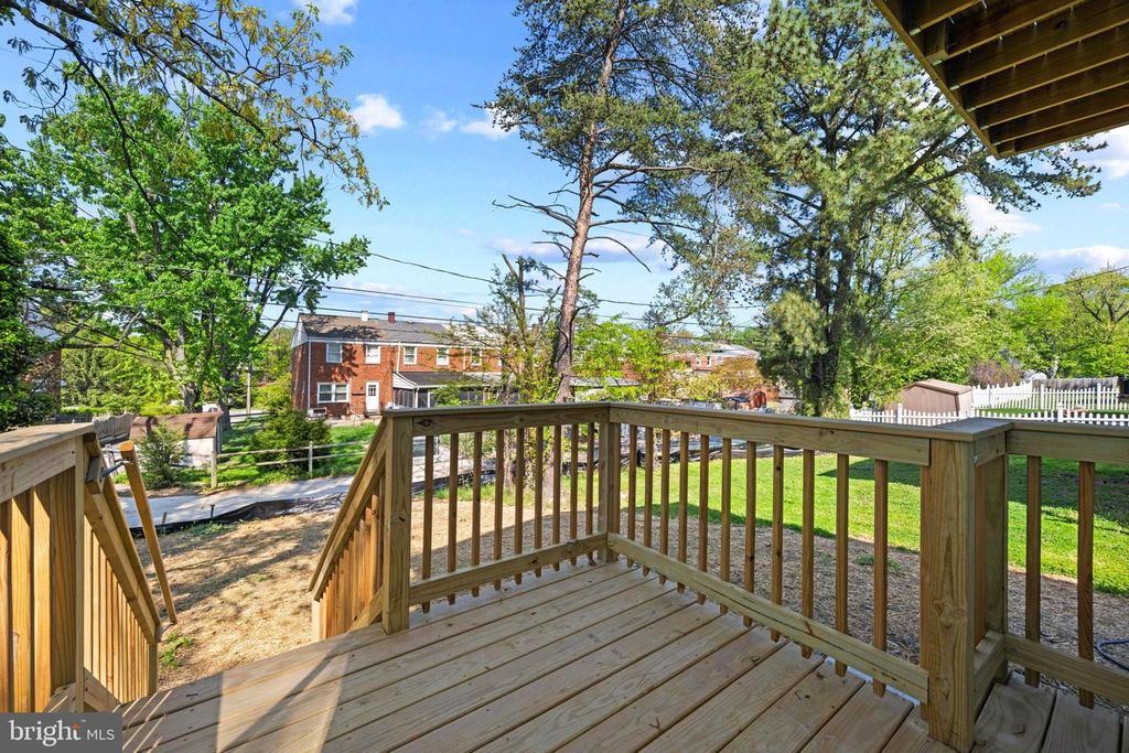 Image 20 of property listing at 8620 ELLEN CT, Parkville, MD 21234