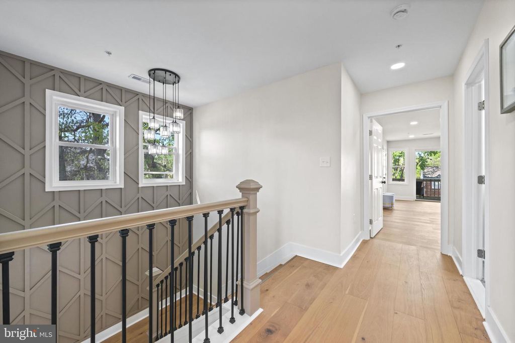 Image 21 of property listing at 8620 ELLEN CT, Parkville, MD 21234