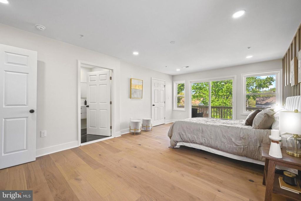 Image 22 of property listing at 8620 ELLEN CT, Parkville, MD 21234