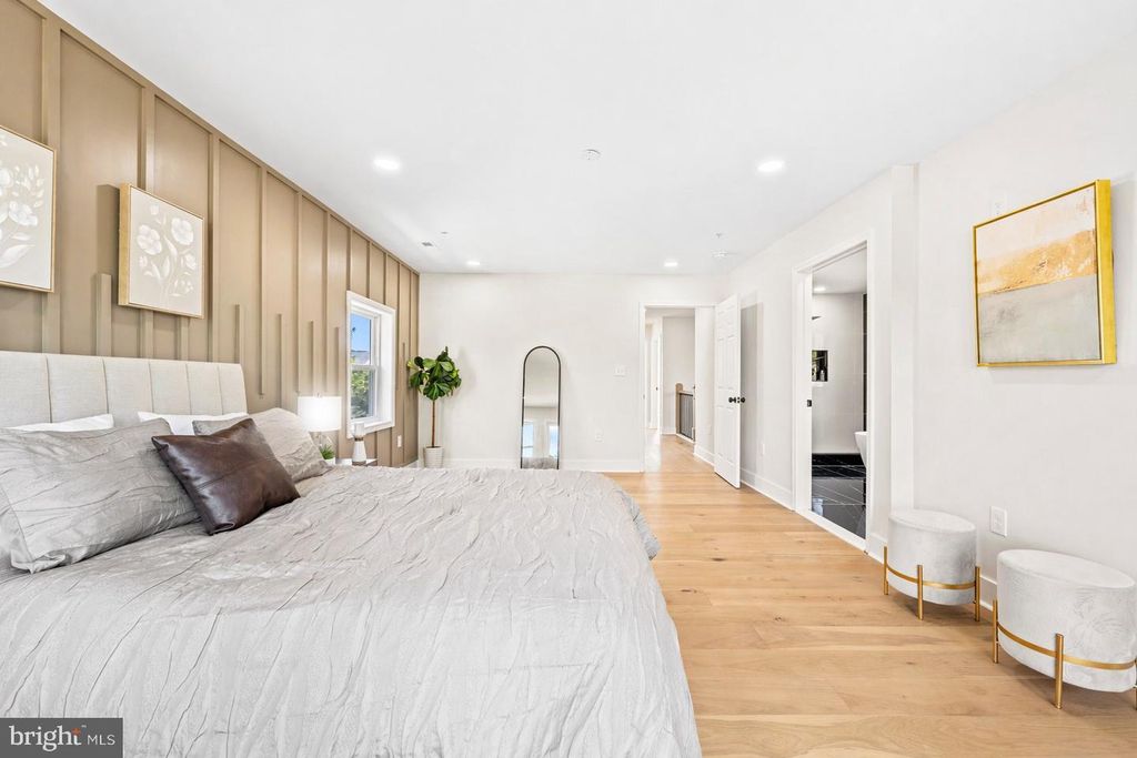 Image 24 of property listing at 8620 ELLEN CT, Parkville, MD 21234