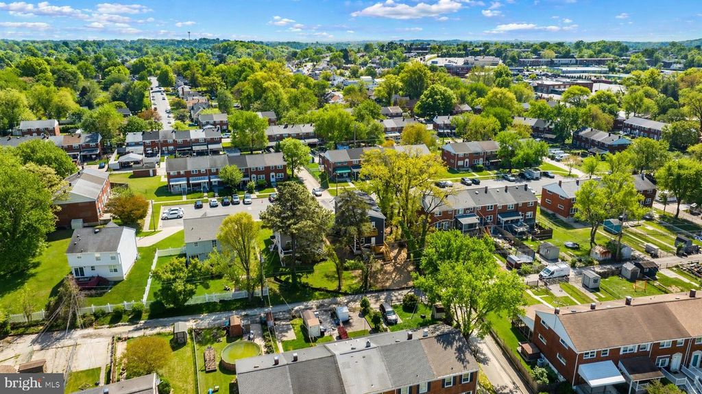 Image 45 of property listing at 8620 ELLEN CT, Parkville, MD 21234