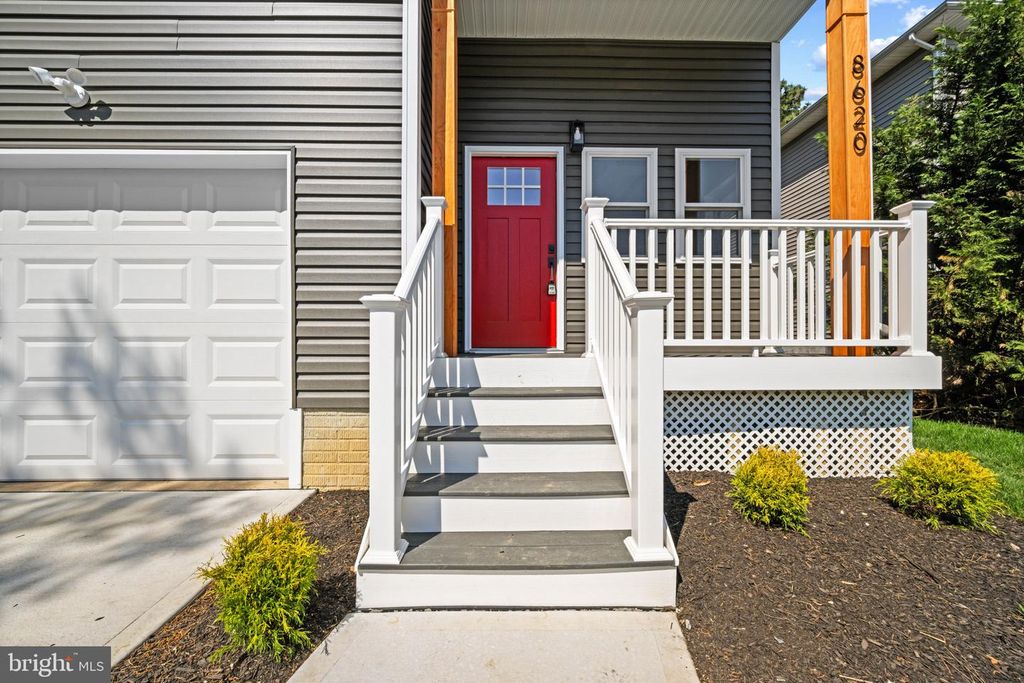 Image 5 of property listing at 8620 ELLEN CT, Parkville, MD 21234