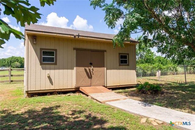 53 Tina’s Trail, Martindale, TX 78655