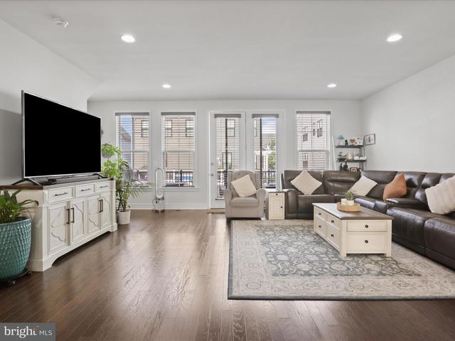 25441 HARTLAND ORCHARD TER, Chantilly, VA 20152