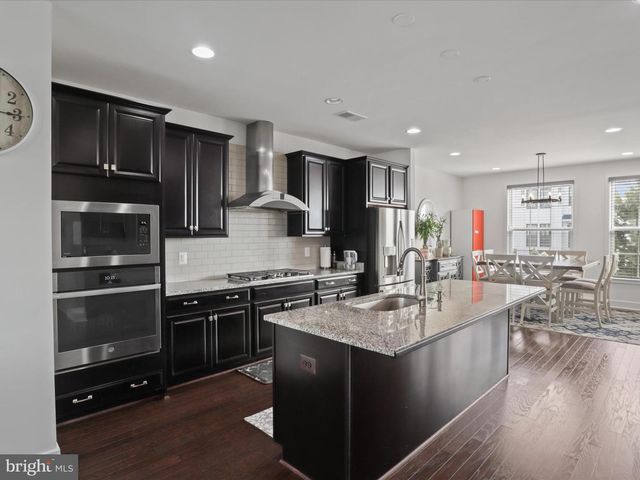 25441 HARTLAND ORCHARD TER, Chantilly, VA 20152