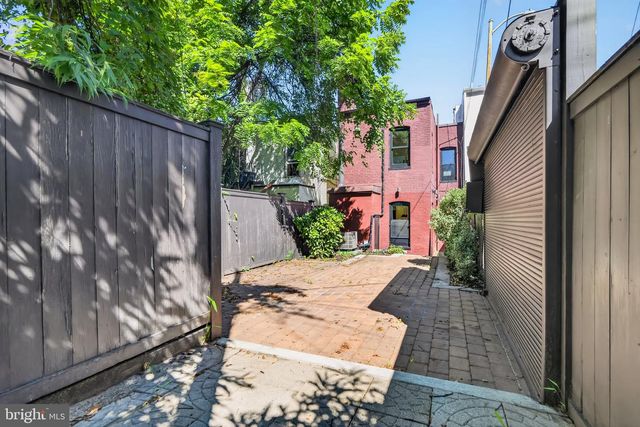 513 F ST NE, Washington, DC 20002