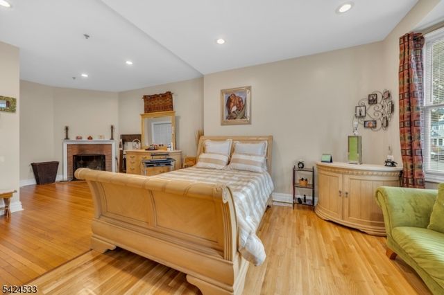 60 Hawthorne Ave, East Orange City, NJ 07018