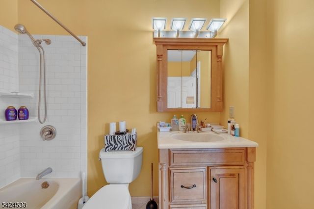 60 Hawthorne Ave, East Orange City, NJ 07018